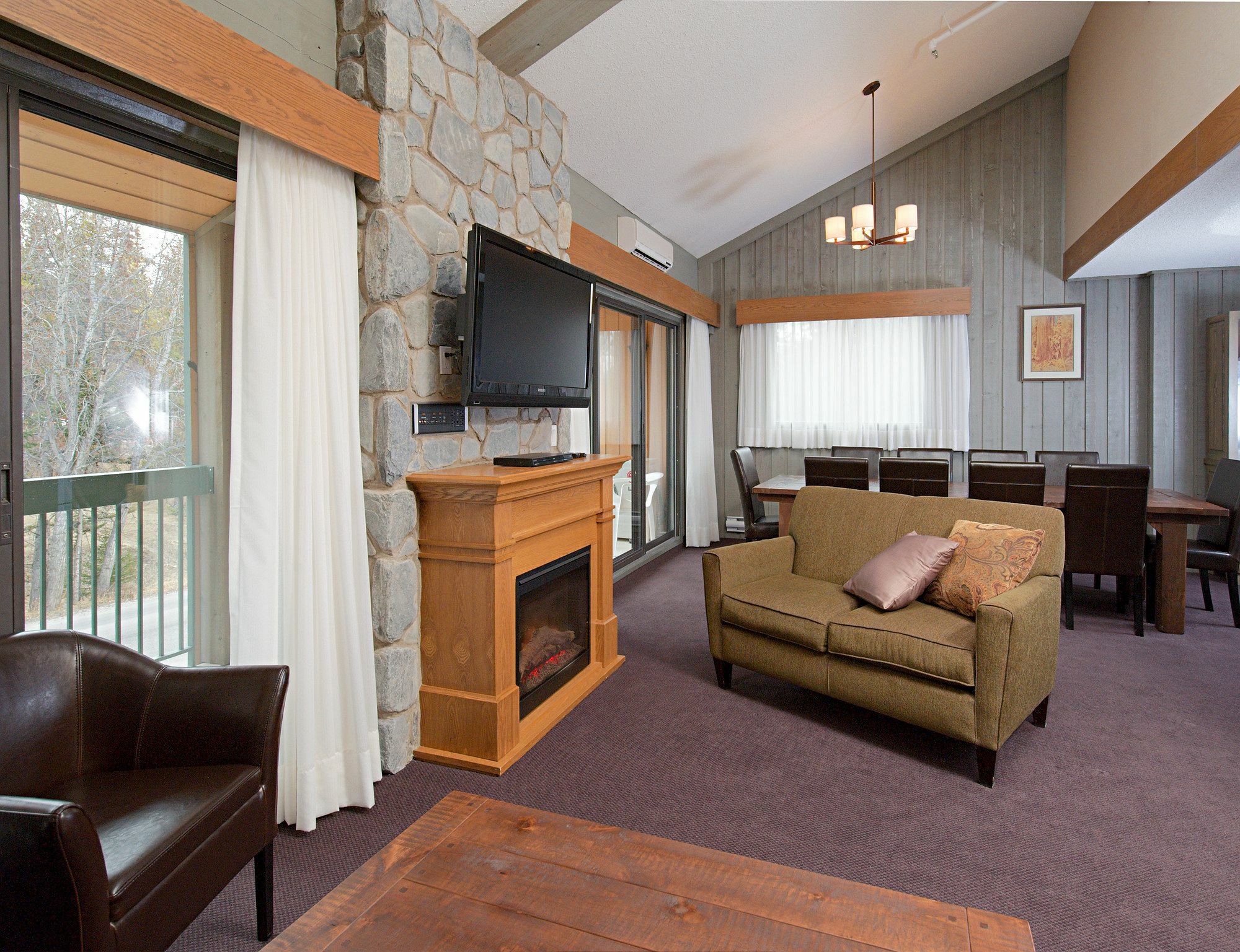 Douglas Fir & Hotel Banff